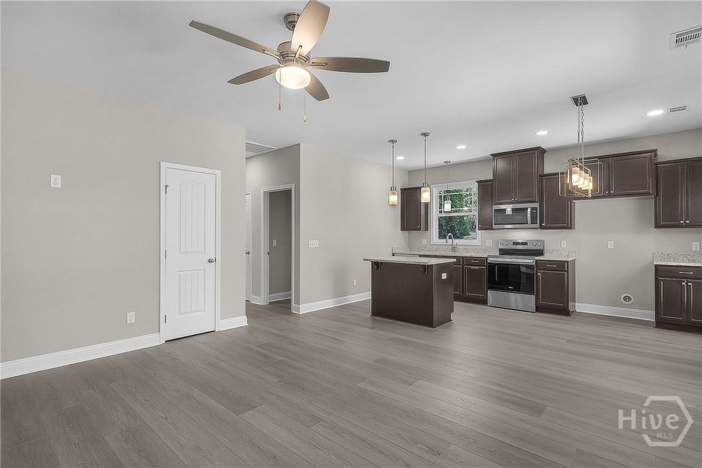 Image 6 of property listing at 2235 Alaska Street, Savannah, GA 31404