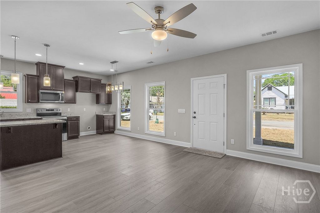 Image 7 of property listing at 2235 Alaska Street, Savannah, GA 31404