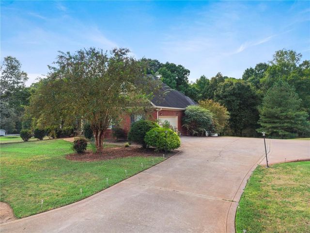 70 Line Drive, Newborn, GA 30056