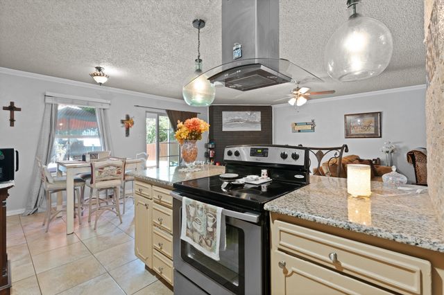 301 E Hampton Road, Crowley, TX 76036