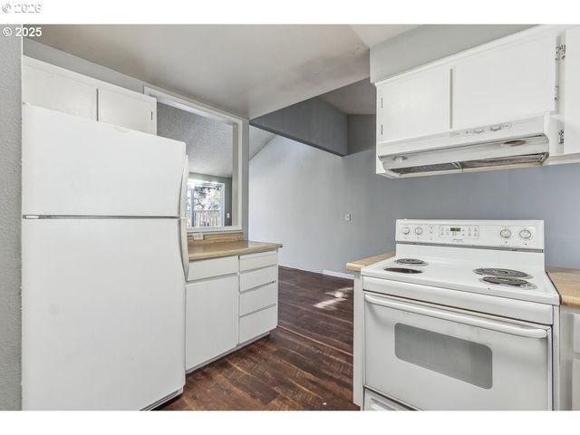 9020 Sw 130TH Ave, Beaverton, OR 97008