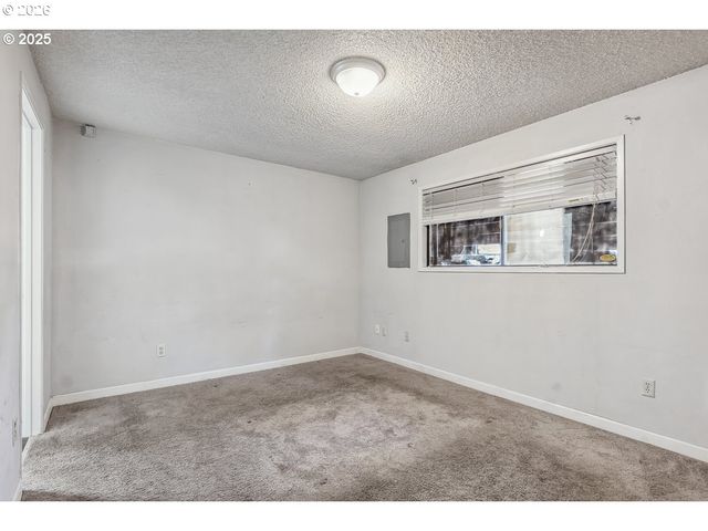 9020 Sw 130TH Ave, Beaverton, OR 97008