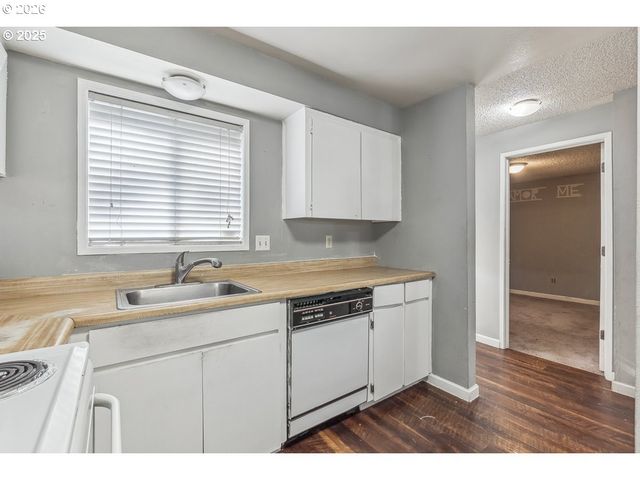 9020 Sw 130TH Ave, Beaverton, OR 97008