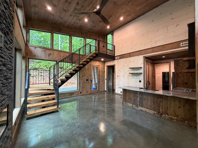 538 Hiawatha Trail, Blue Ridge, GA 30513