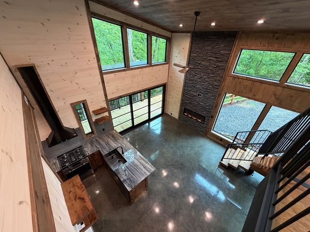538 Hiawatha Trail, Blue Ridge, GA 30513
