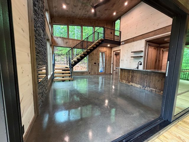 538 Hiawatha Trail, Blue Ridge, GA 30513
