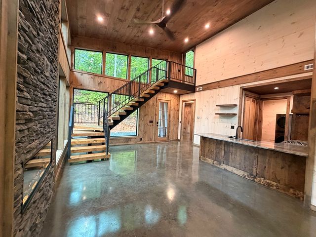 538 Hiawatha Trail, Blue Ridge, GA 30513