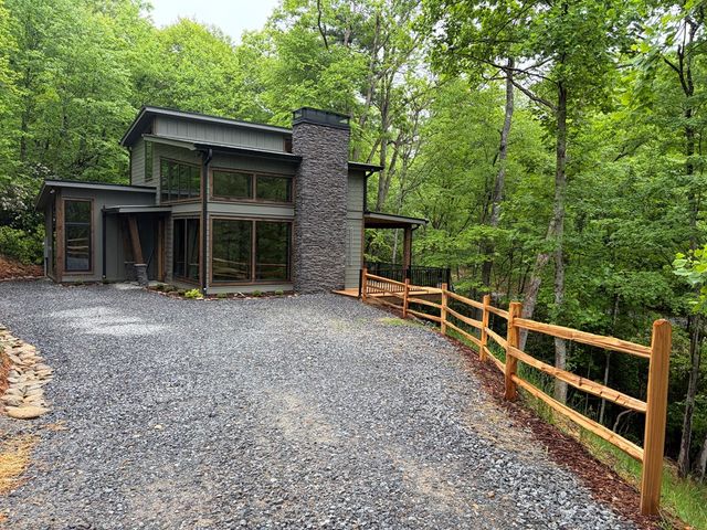 538 Hiawatha Trail, Blue Ridge, GA 30513