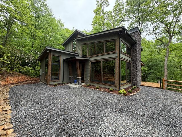 538 Hiawatha Trail, Blue Ridge, GA 30513