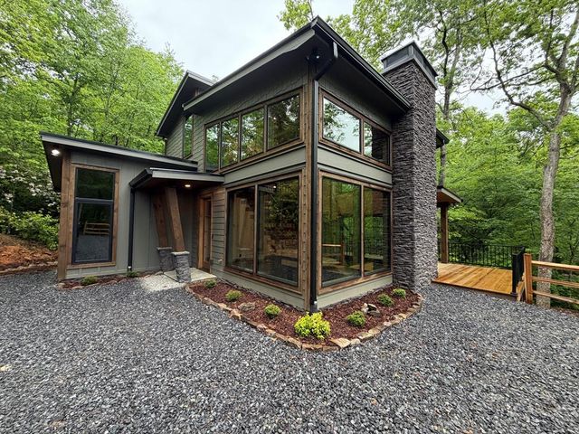 538 Hiawatha Trail, Blue Ridge, GA 30513