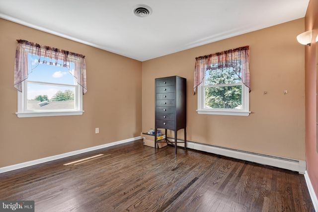 113 GLENWOOD DR, Washington Crossing, PA 18977