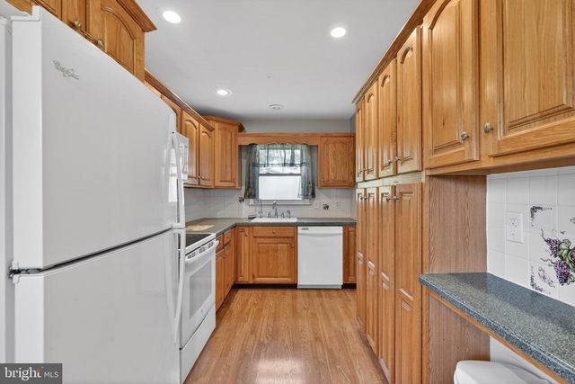 113 GLENWOOD DR, Washington Crossing, PA 18977