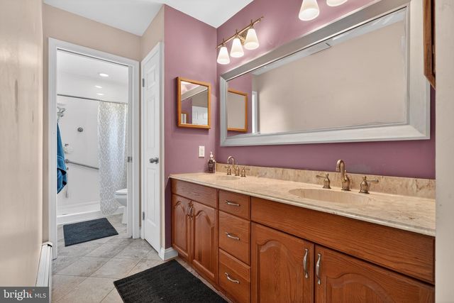 113 GLENWOOD DR, Washington Crossing, PA 18977