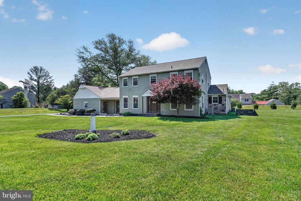 113 GLENWOOD DR, Washington Crossing, PA 18977