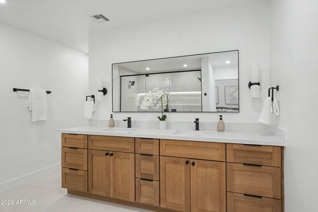 4915 E MARILYN Road, Scottsdale, AZ 85254