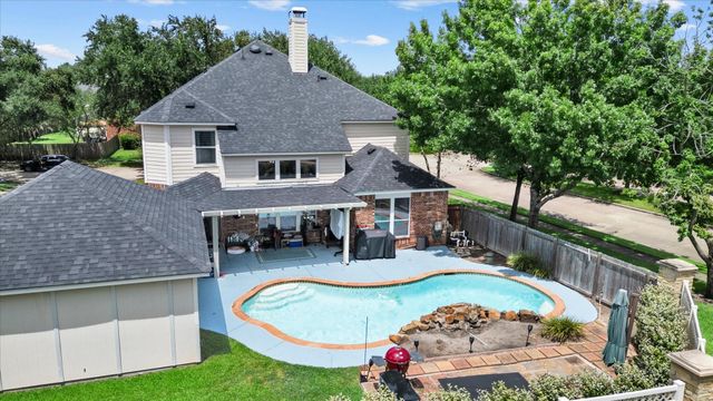 406 Silver Creek Circle, Richmond, TX 77406