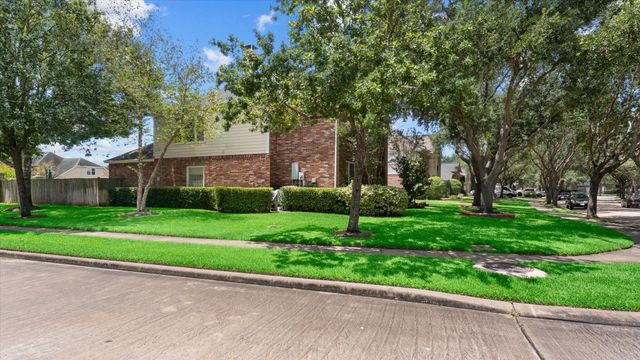 406 Silver Creek Circle, Richmond, TX 77406