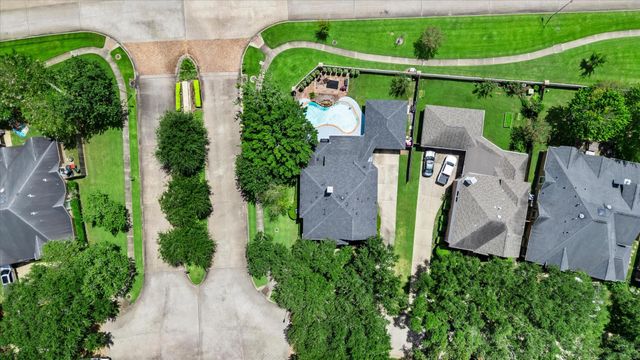 406 Silver Creek Circle, Richmond, TX 77406