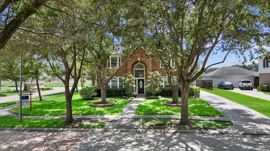 406 Silver Creek Circle, Richmond, TX 77406