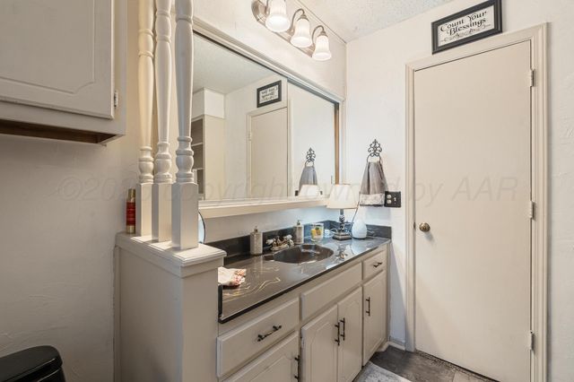 19 Canyon Rim Drive, Canyon, TX 79015