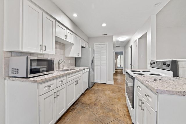 5107 Leralynn ST 201, Austin, TX 78751