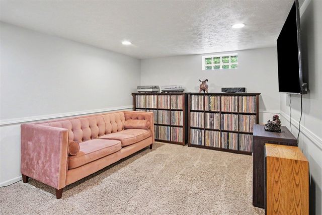 105 Katherine Drive, Grand Rapids, MI 49505