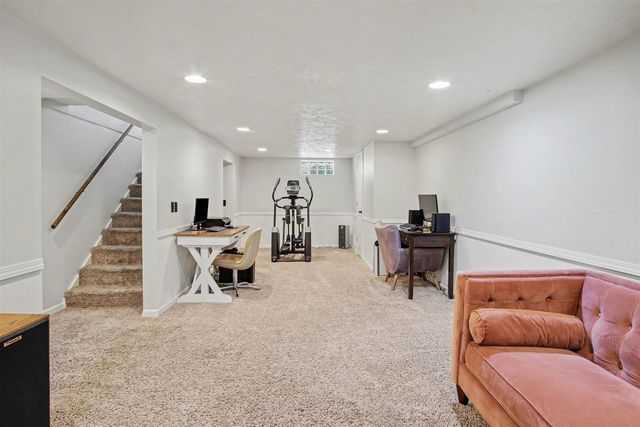 105 Katherine Drive, Grand Rapids, MI 49505