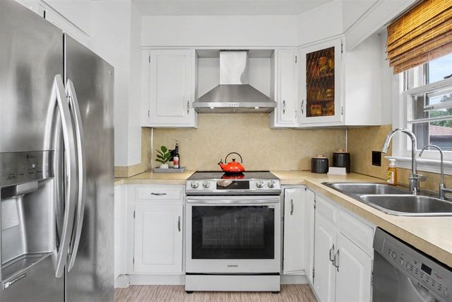 105 Katherine Drive, Grand Rapids, MI 49505