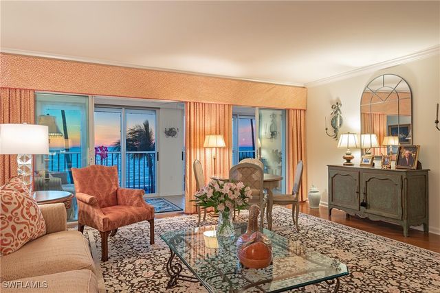 3377 Gulf Shore BLVD N 2A, Naples, FL 34103