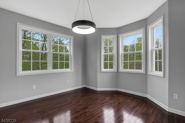 59 Scenic Ct, Hackettstown Town, NJ 07840