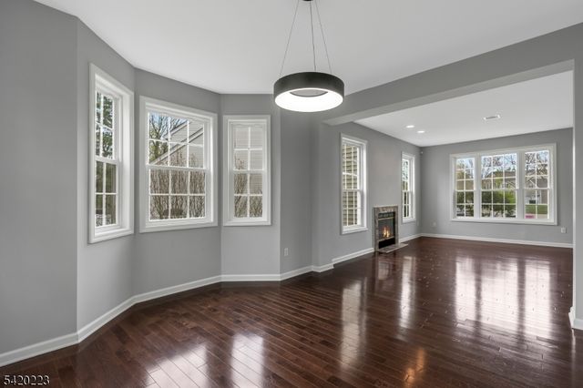 59 Scenic Ct, Hackettstown Town, NJ 07840