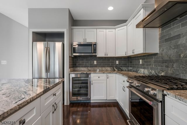 59 Scenic Ct, Hackettstown Town, NJ 07840