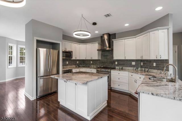 59 Scenic Ct, Hackettstown Town, NJ 07840