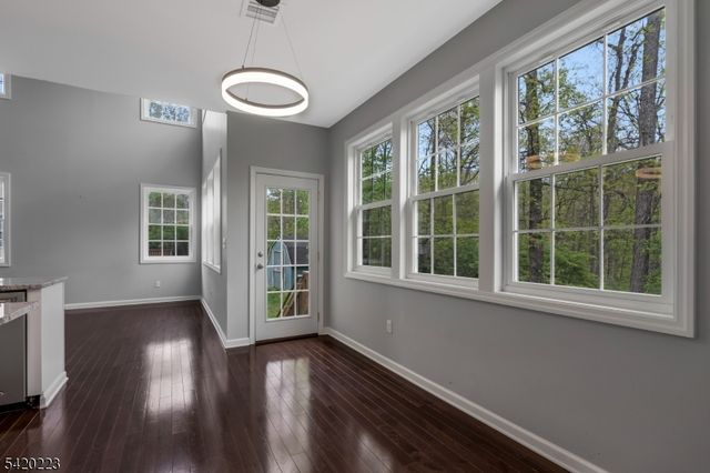 59 Scenic Ct, Hackettstown Town, NJ 07840