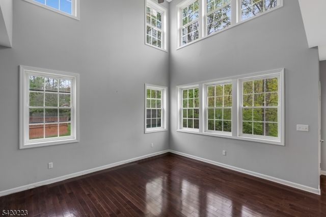 59 Scenic Ct, Hackettstown Town, NJ 07840