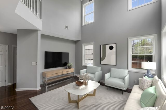 59 Scenic Ct, Hackettstown Town, NJ 07840