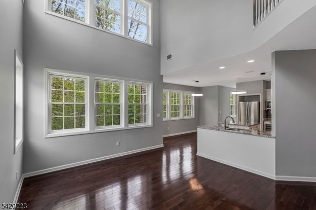 59 Scenic Ct, Hackettstown Town, NJ 07840