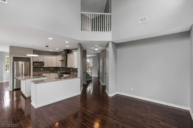 59 Scenic Ct, Hackettstown Town, NJ 07840