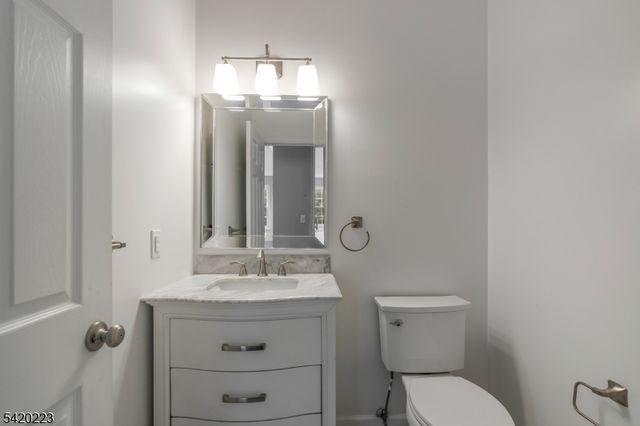 59 Scenic Ct, Hackettstown Town, NJ 07840