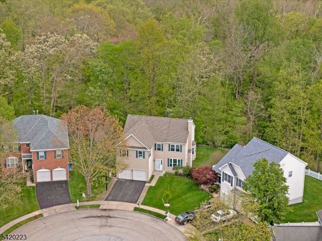 59 Scenic Ct, Hackettstown Town, NJ 07840