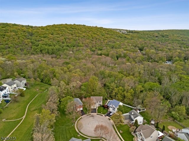 59 Scenic Ct, Hackettstown Town, NJ 07840