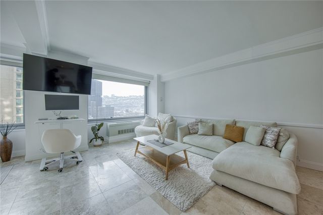 320 Fort Duquesne Blvd 10B, Pittsburgh, PA 15222