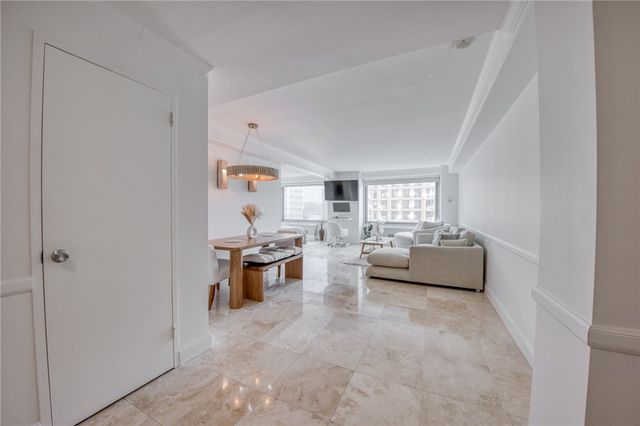 320 Fort Duquesne Blvd 10B, Pittsburgh, PA 15222