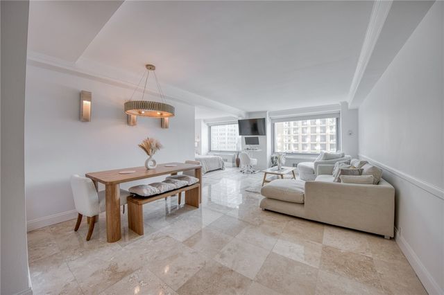 320 Fort Duquesne Blvd 10B, Pittsburgh, PA 15222