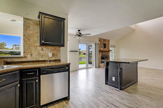 3570 Woods Walk Boulevard, Lake Worth, FL 33467
