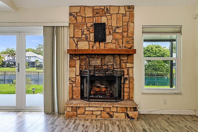 3570 Woods Walk Boulevard, Lake Worth, FL 33467