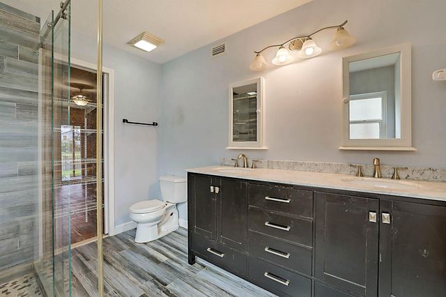 3570 Woods Walk Boulevard, Lake Worth, FL 33467