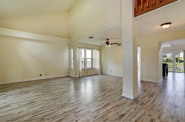 3570 Woods Walk Boulevard, Lake Worth, FL 33467
