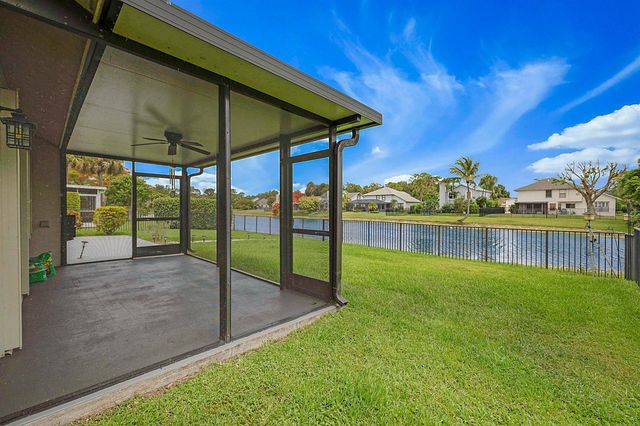 3570 Woods Walk Boulevard, Lake Worth, FL 33467