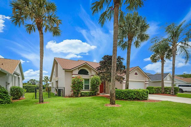 3570 Woods Walk Boulevard, Lake Worth, FL 33467